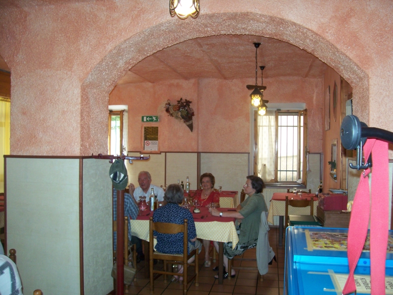  Image name: LocandaLaContea16.jpg 
 width: 800 pixel 
 height: 601 pixel 
 Size: 402095 bytes 
 Click to enlarge 